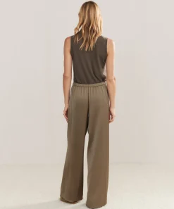 Demi Pant
