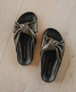 Leather Knot Sandal