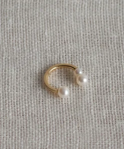 Loren Pearl Ear Cuff
