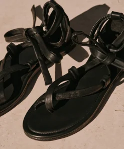 Nina Sandal